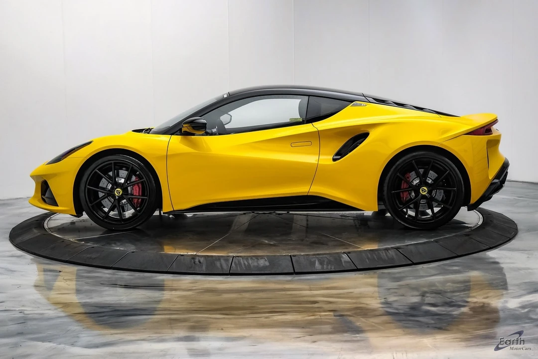 2024 Lotus Emira - Image 5 of 12
