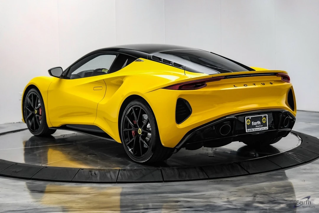 2024 Lotus Emira - Image 10 of 12