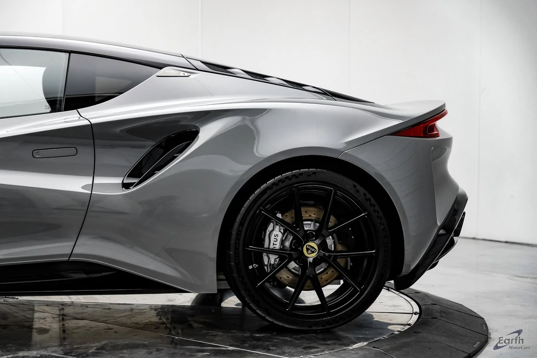 2024 Lotus Emira - Image 7 of 12