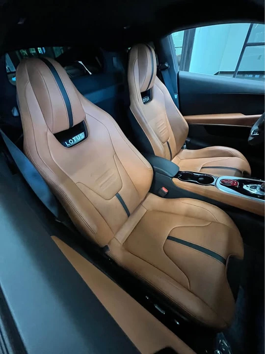 2024 Lotus Emira - Image 9 of 10