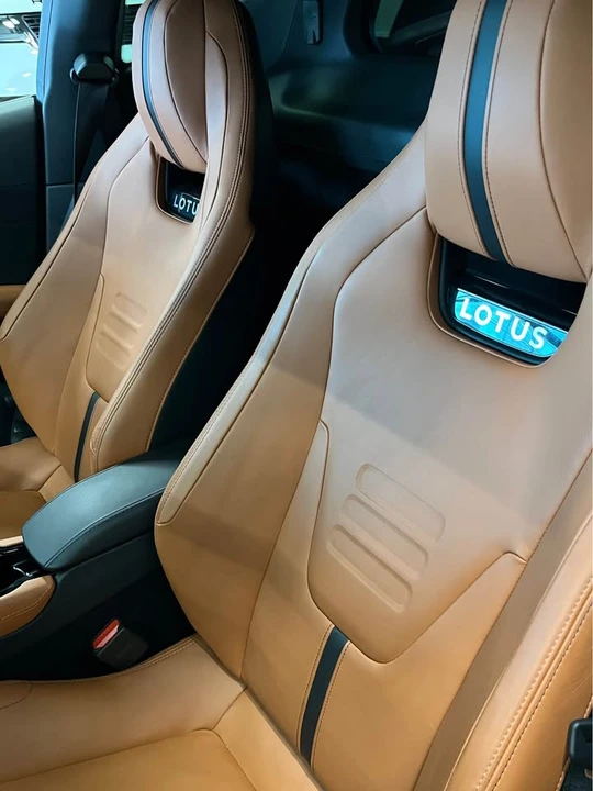 2024 Lotus Emira - Image 7 of 10