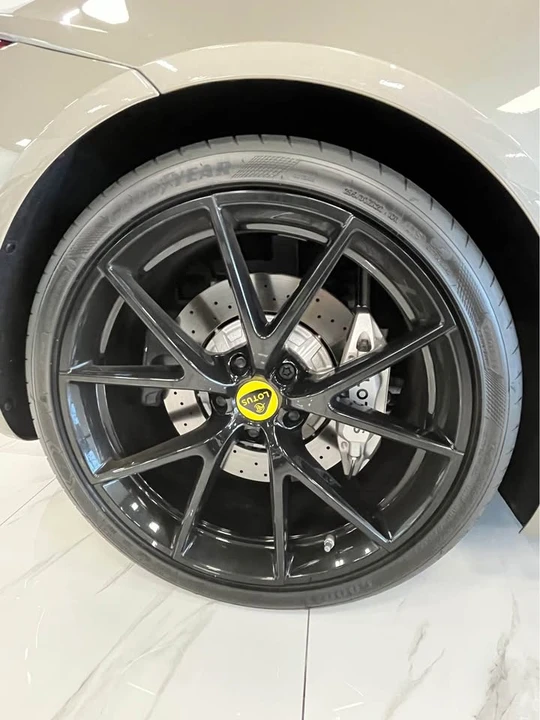 2024 Lotus Emira - Image 10 of 10