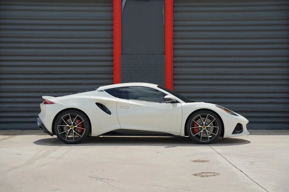 2024 Lotus Emira - Image 12 of 20