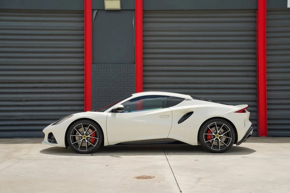 2024 Lotus Emira - Image 8 of 20