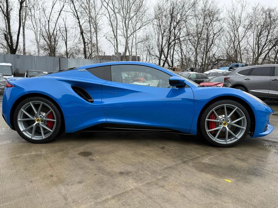 2024 Lotus Emira - Image 14 of 21