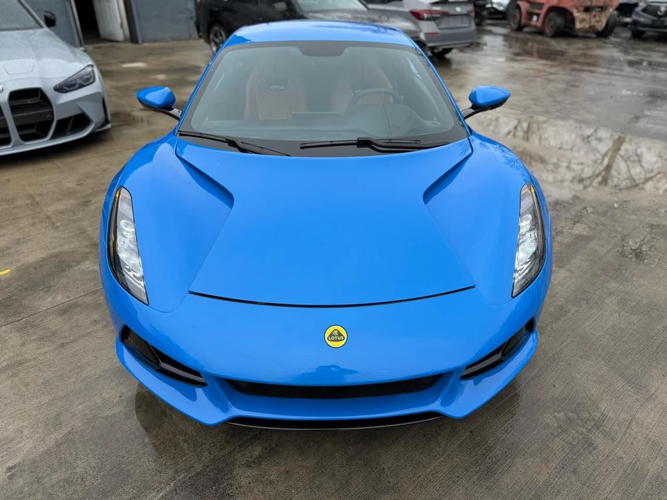 2024 Lotus Emira - Image 17 of 21