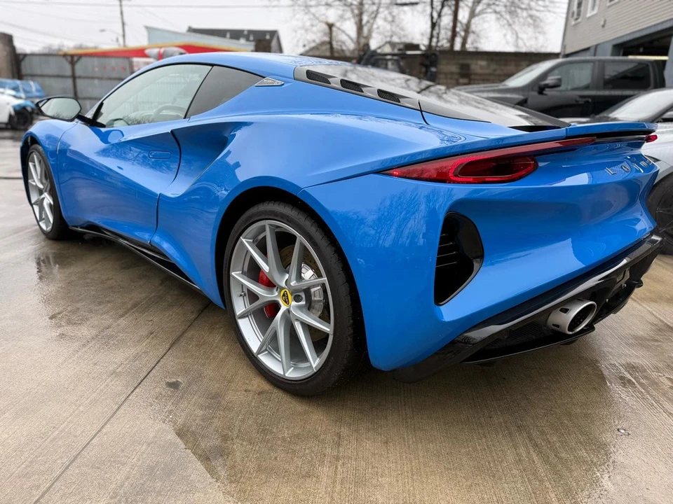 2024 Lotus Emira - Image 9 of 21