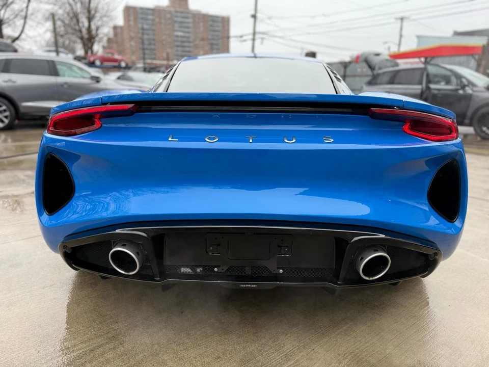 2024 Lotus Emira - Image 10 of 21