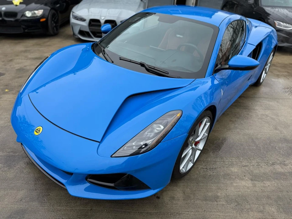 2024 Lotus Emira - Image 20 of 21