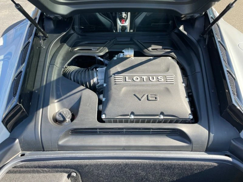 2024 Lotus Emira - Image 6 of 12