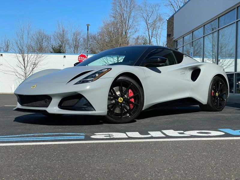 2024 Lotus Emira - Image 9 of 12