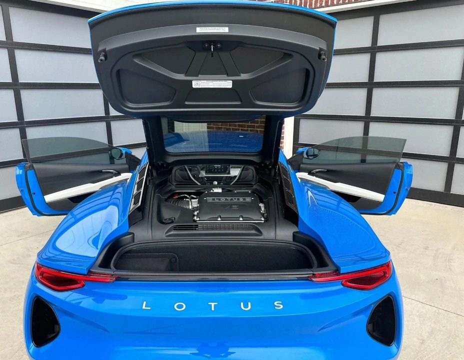 2024 Lotus Emira - Image 14 of 20