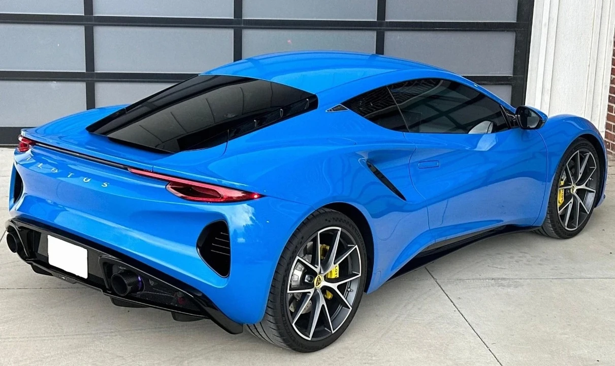 2024 Lotus Emira - Image 18 of 20