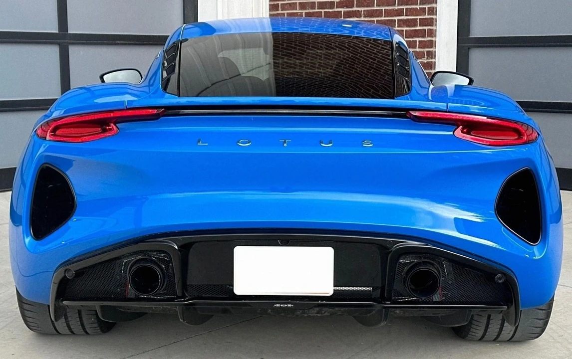 2024 Lotus Emira - Image 19 of 20