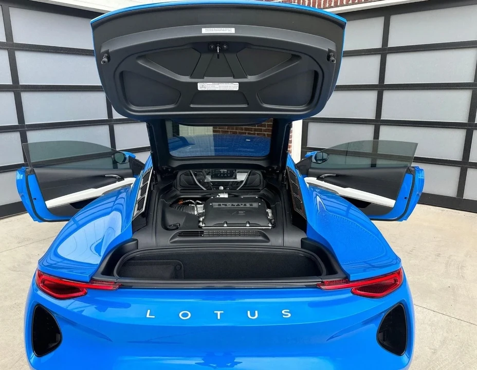 2024 Lotus Emira - Image 14 of 20