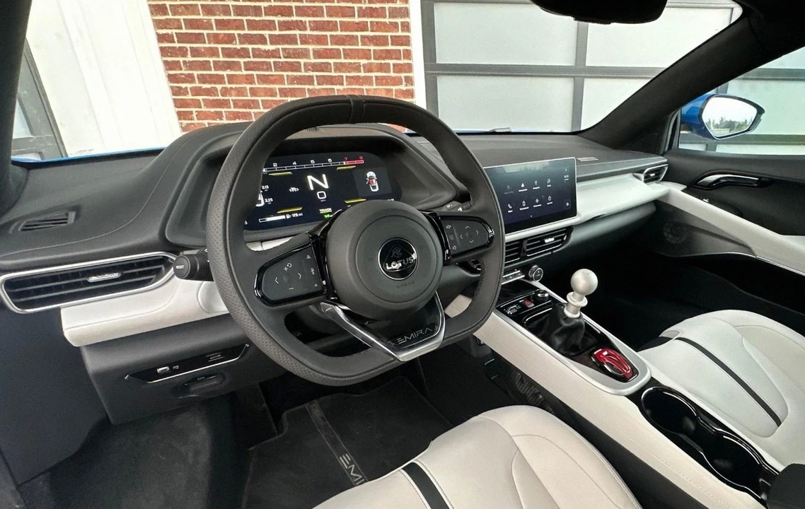 2024 Lotus Emira - Image 17 of 20