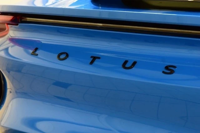 2024 Lotus Emira - Image 19 of 21