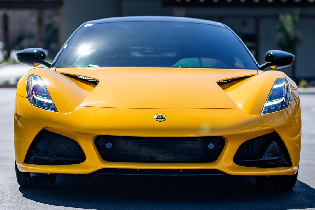 2024 Lotus Emira - Image 2 of 31