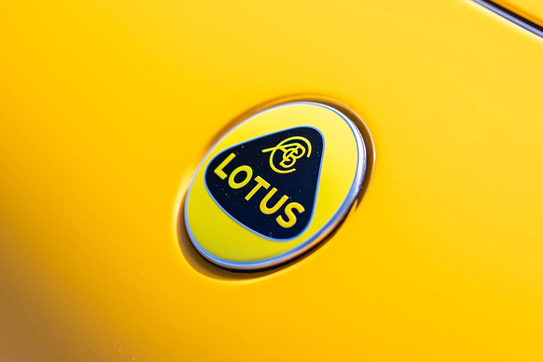 2024 Lotus Emira - Image 9 of 31