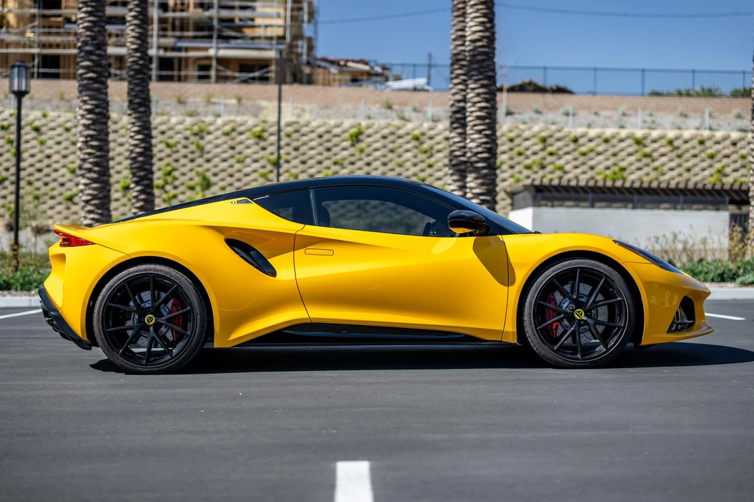2024 Lotus Emira - Image 8 of 31