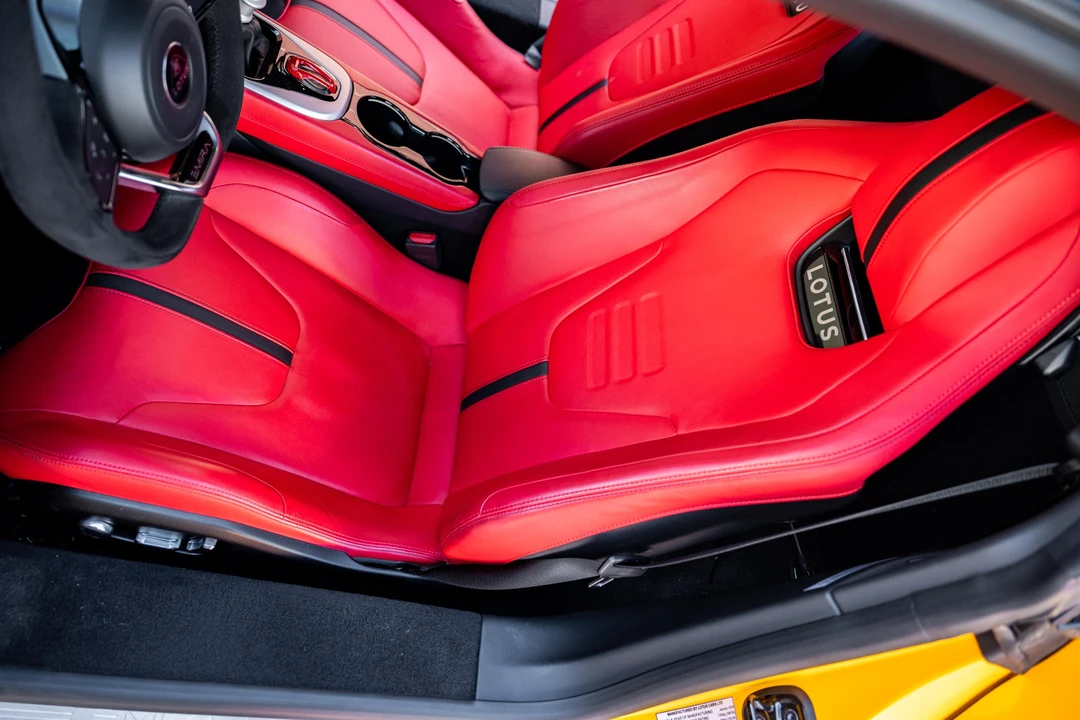 2024 Lotus Emira - Image 25 of 31