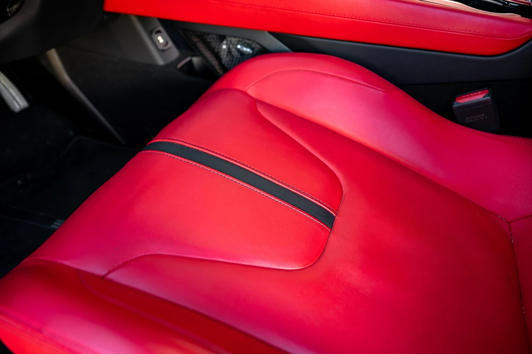 2024 Lotus Emira - Image 27 of 31