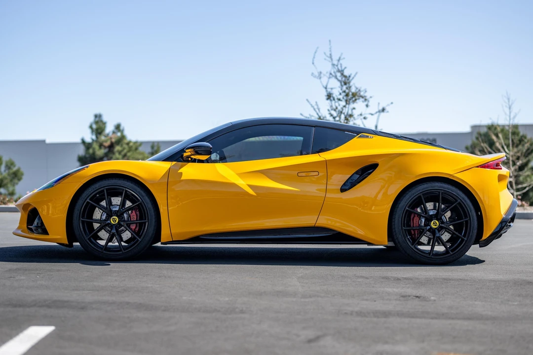 2024 Lotus Emira - Image 3 of 31