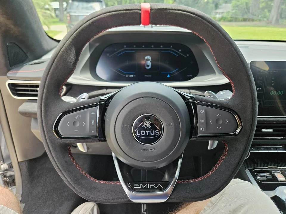 2024 Lotus Emira - Image 20 of 31