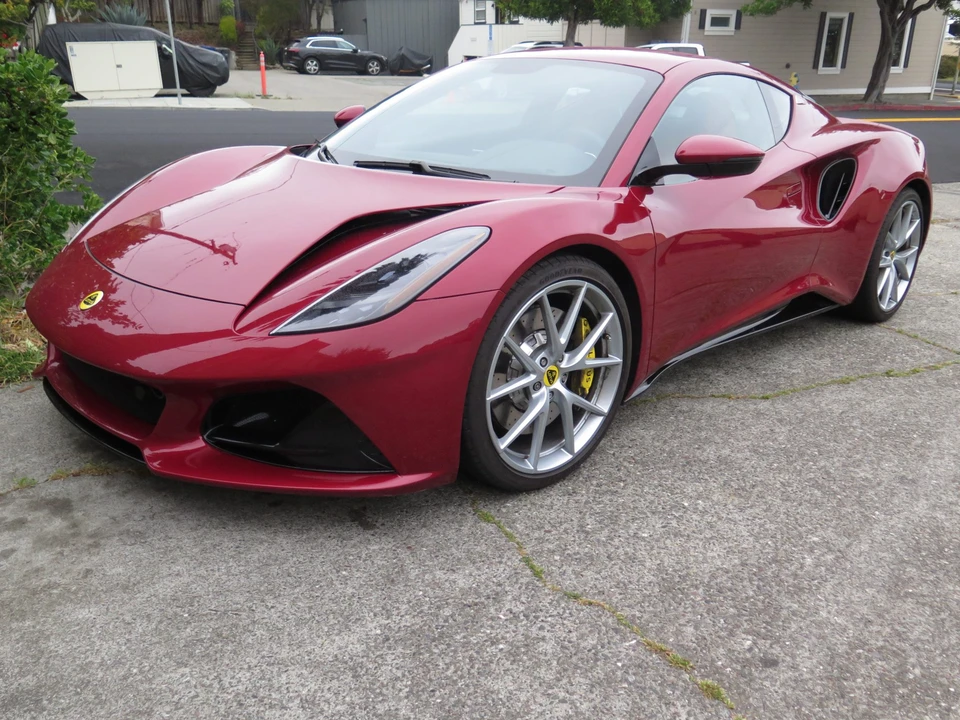 2024 Lotus Emira - Image 8 of 31