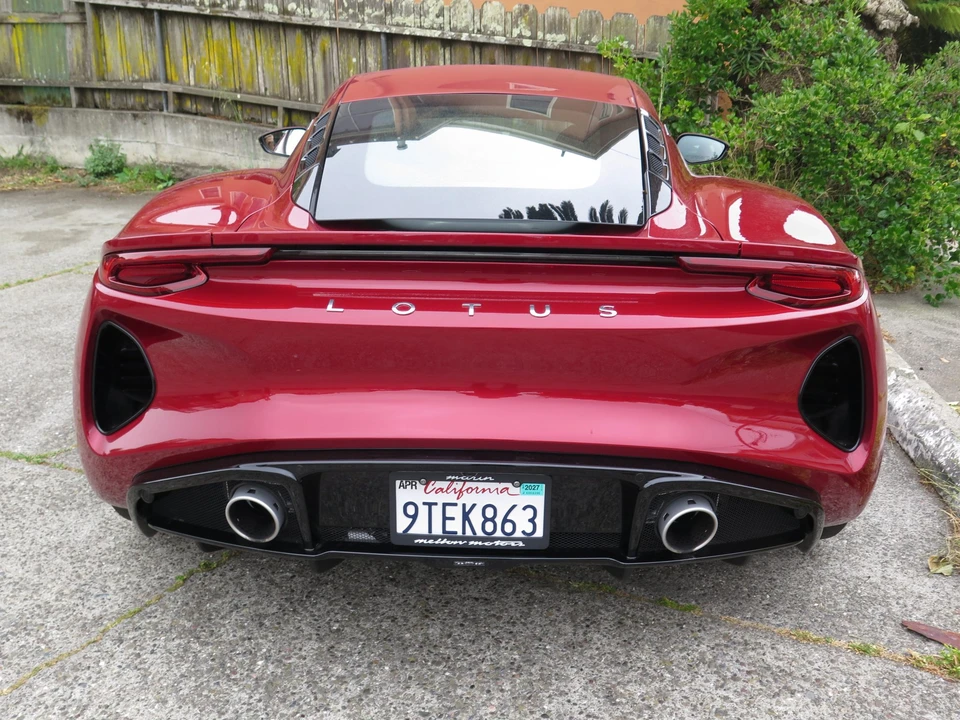 2024 Lotus Emira - Image 14 of 31