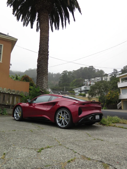 2024 Lotus Emira - Image 15 of 31