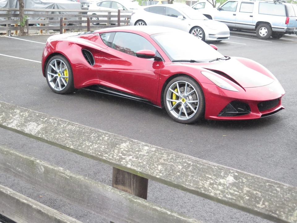 2024 Lotus Emira - Image 12 of 31