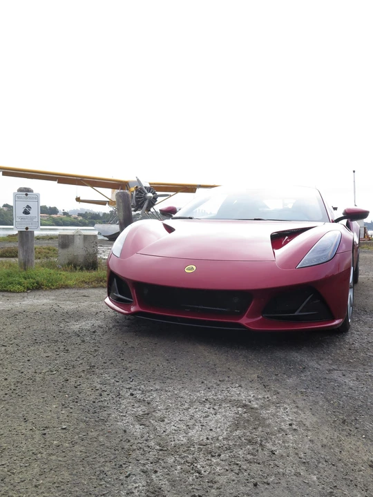 2024 Lotus Emira - Image 11 of 31