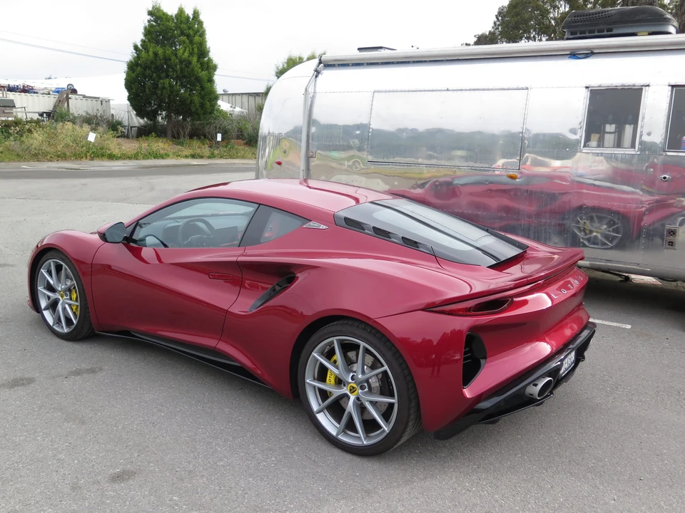2024 Lotus Emira - Image 17 of 31
