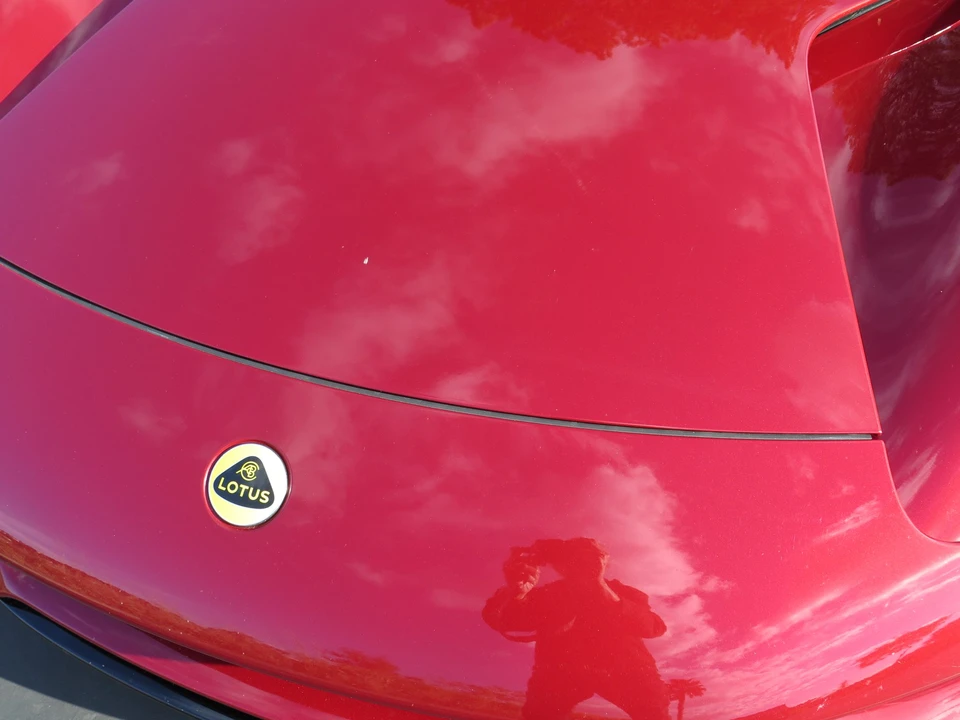 2024 Lotus Emira - Image 23 of 31