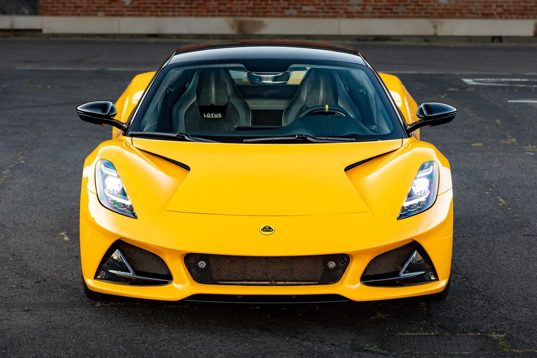 2024 Lotus Emira - Image 6 of 31