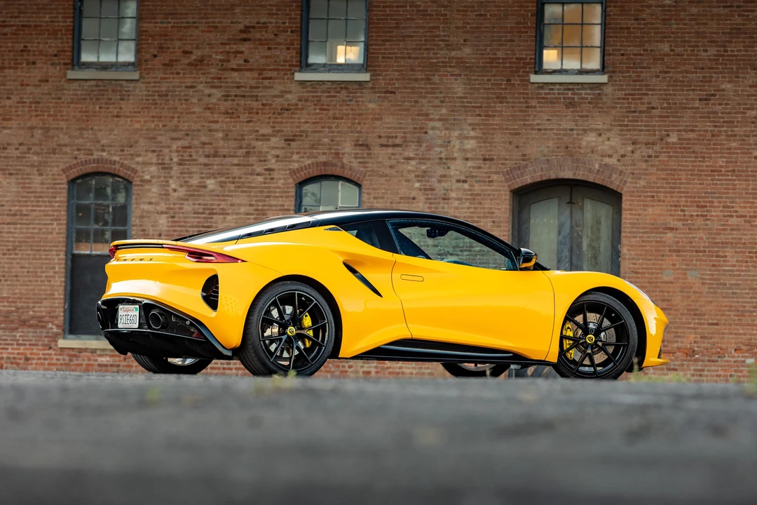 2024 Lotus Emira - Image 31 of 31