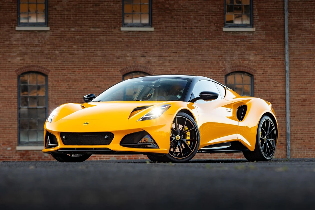 2024 Lotus Emira - Image 12 of 31