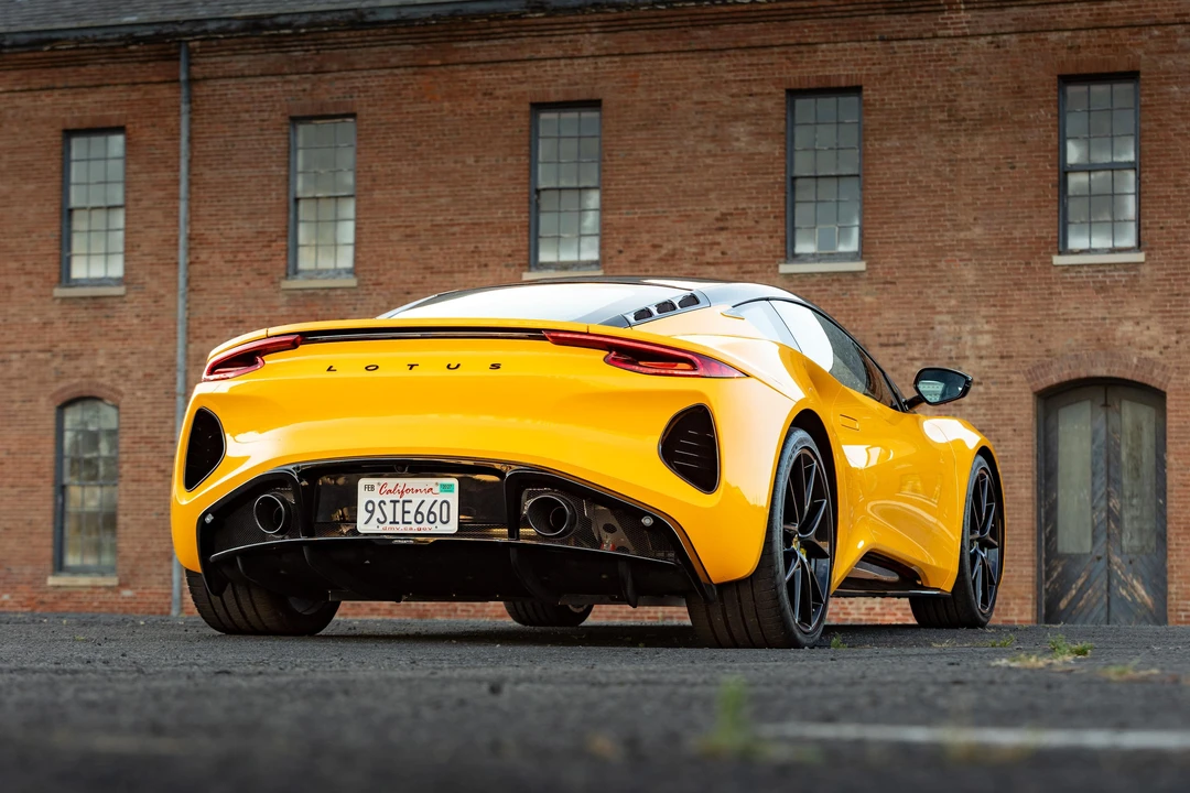 2024 Lotus Emira - Image 26 of 31