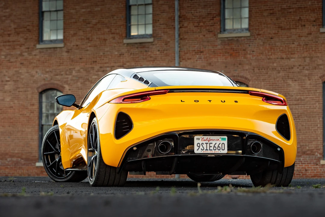 2024 Lotus Emira - Image 21 of 31