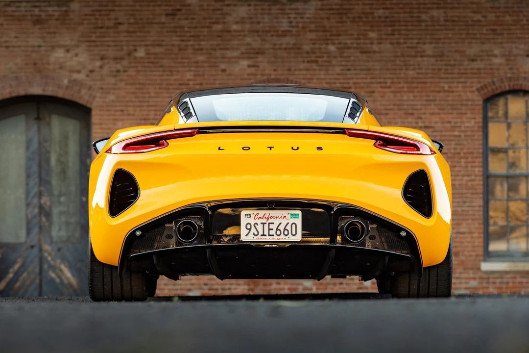 2024 Lotus Emira - Image 24 of 31