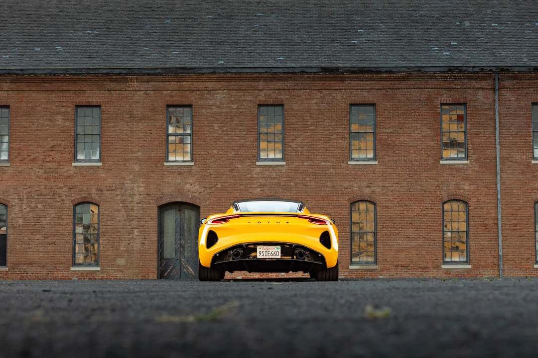 2024 Lotus Emira - Image 22 of 31