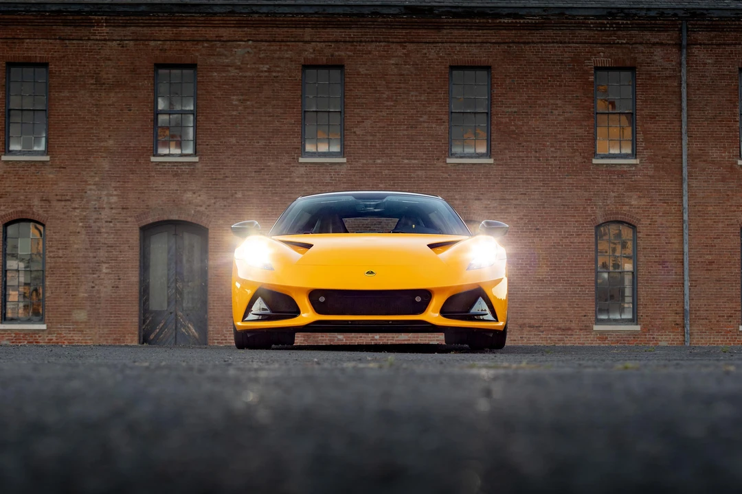 2024 Lotus Emira - Image 7 of 31
