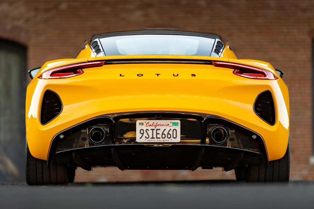 2024 Lotus Emira - Image 5 of 31