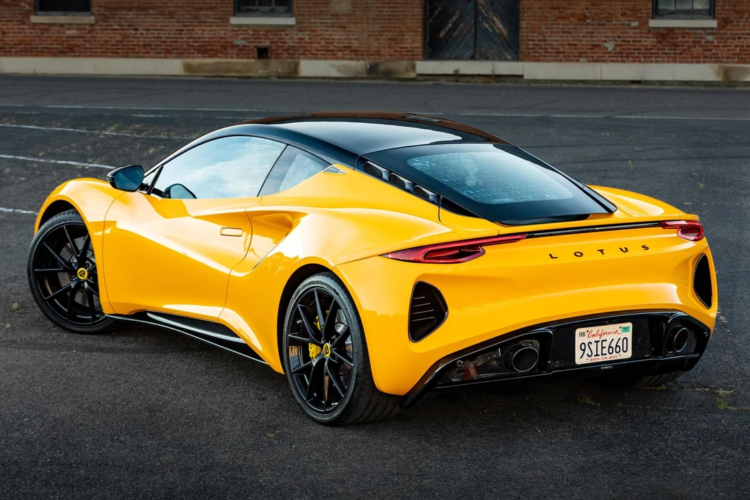 2024 Lotus Emira - Image 4 of 31