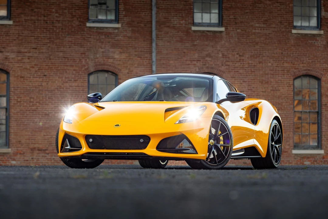 2024 Lotus Emira - Image 10 of 31