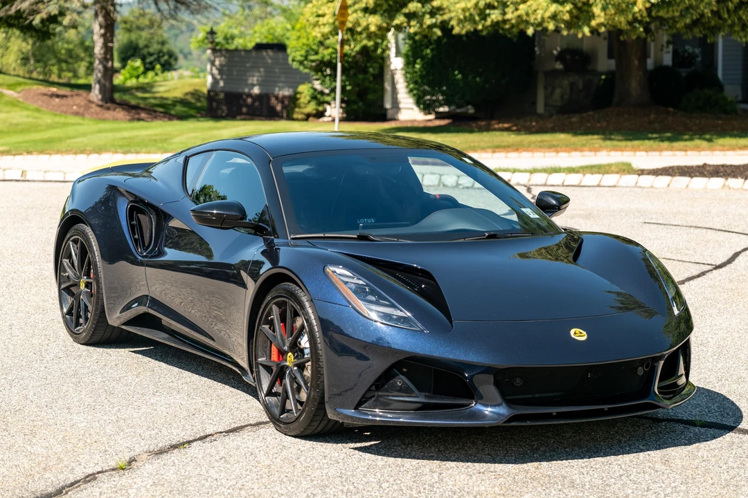 2024 Lotus Emira - Image 10 of 31