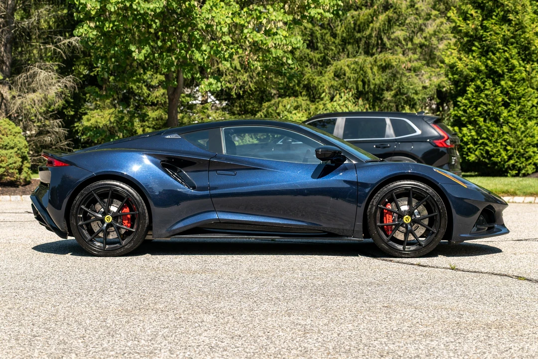 2024 Lotus Emira - Image 9 of 31