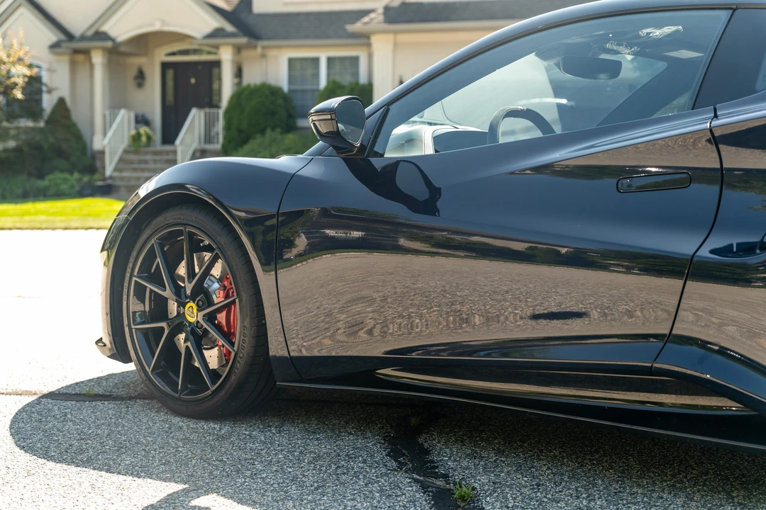 2024 Lotus Emira - Image 22 of 31