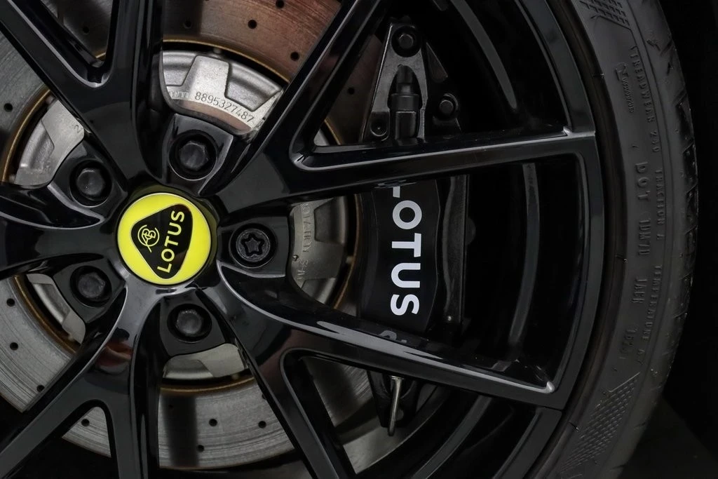 2024 Lotus Emira - Image 12 of 21